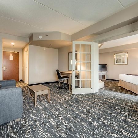 Monte Carlo Inn Brampton Buitenkant foto