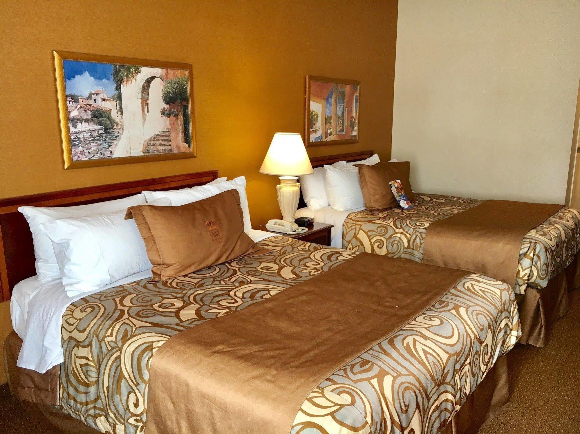 Monte Carlo Inn Brampton Buitenkant foto