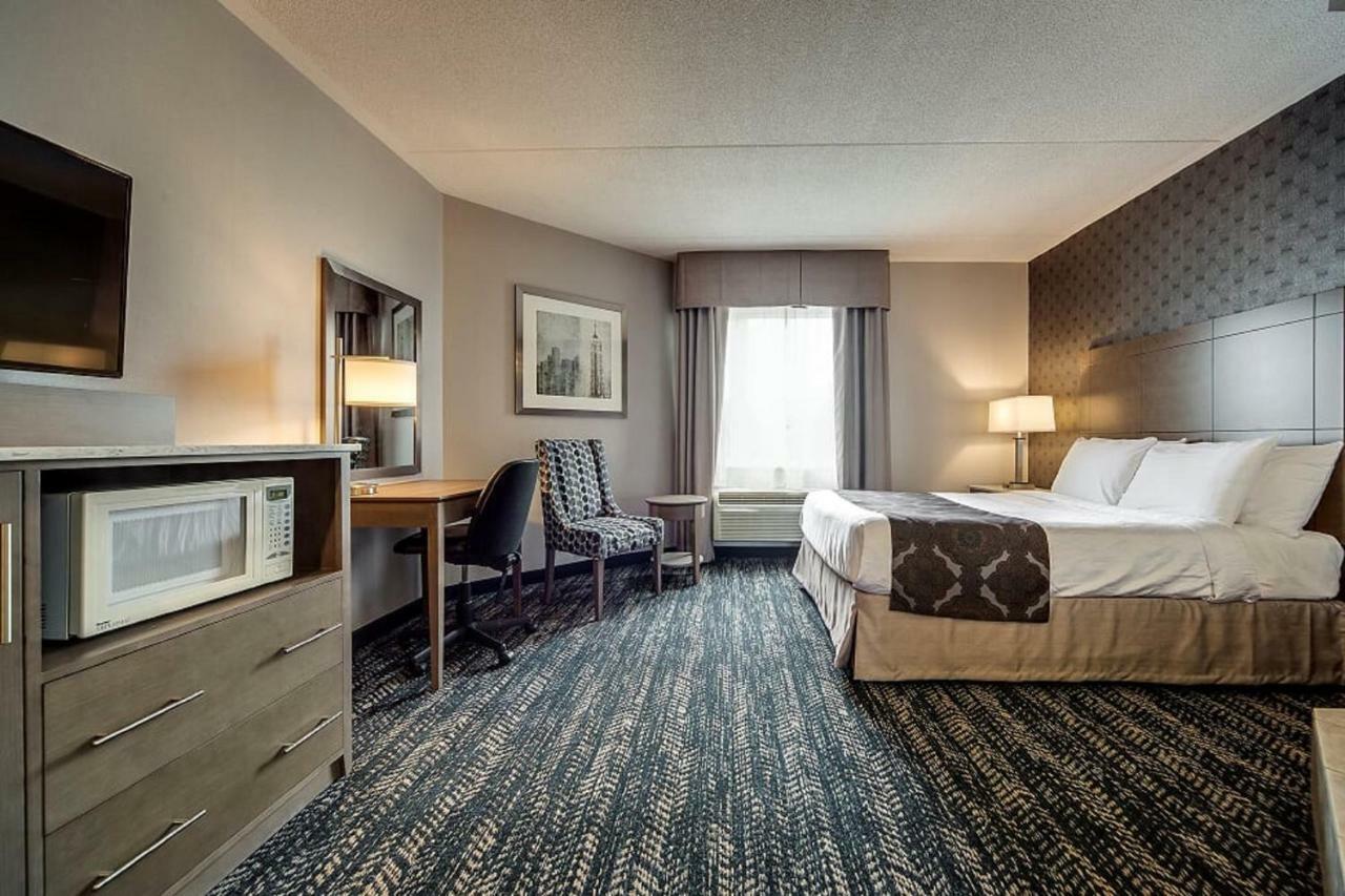 Monte Carlo Inn Brampton Buitenkant foto