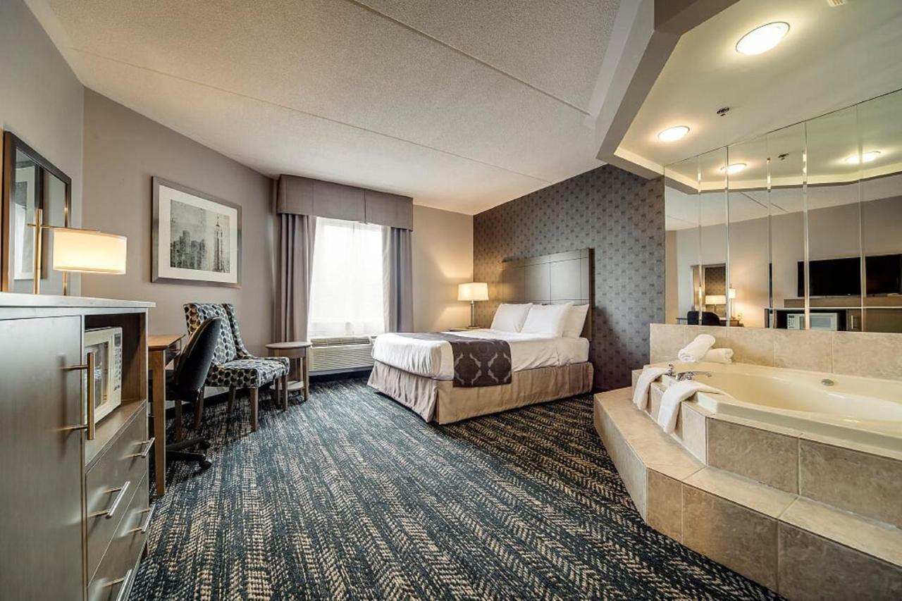 Monte Carlo Inn Brampton Buitenkant foto