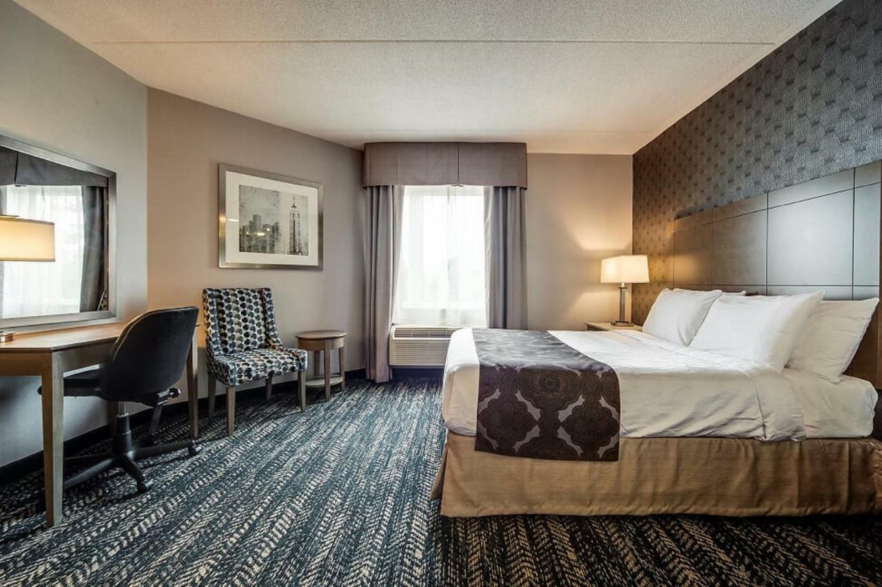 Monte Carlo Inn Brampton Buitenkant foto