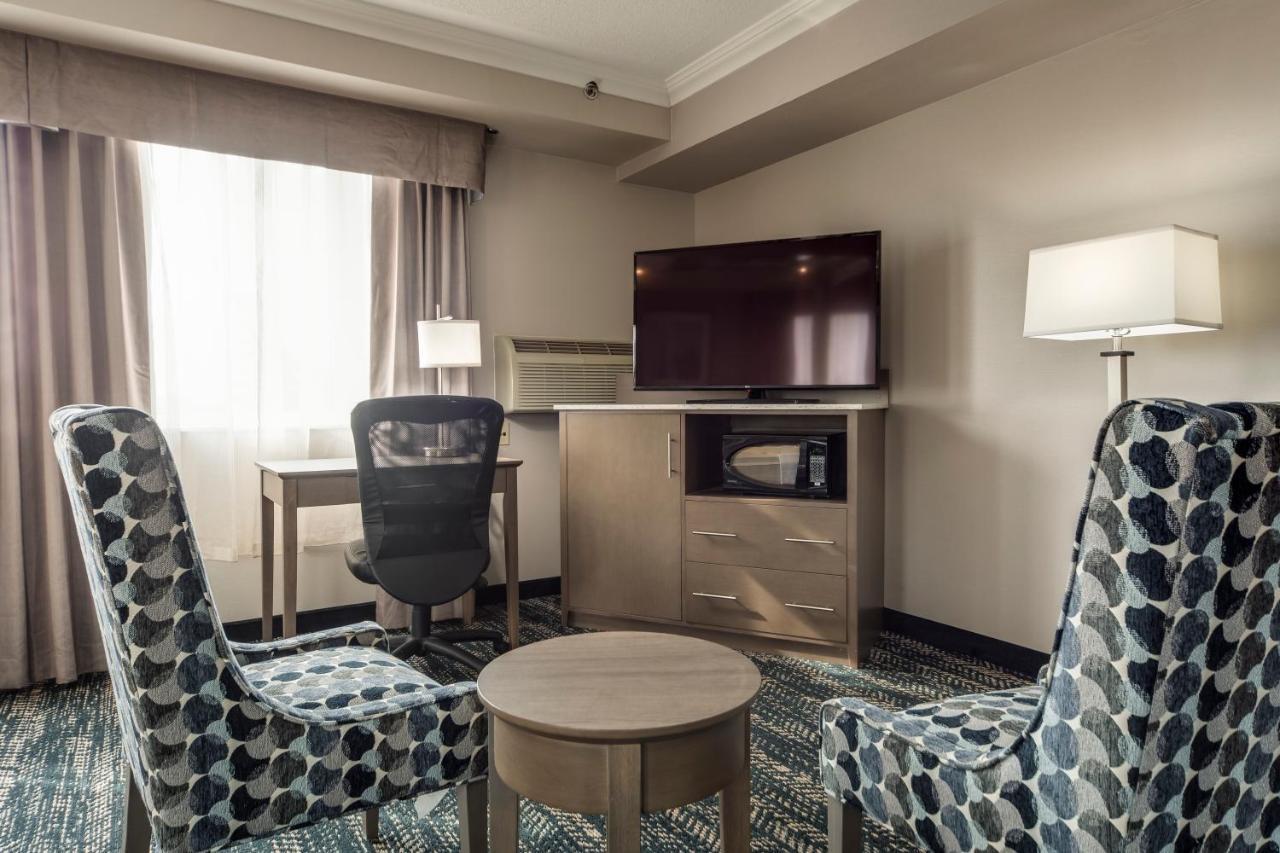 Monte Carlo Inn Brampton Buitenkant foto