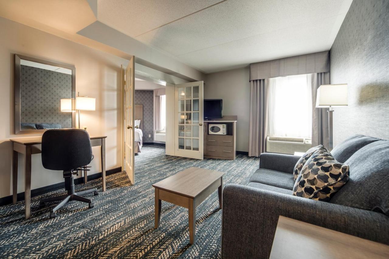 Monte Carlo Inn Brampton Buitenkant foto