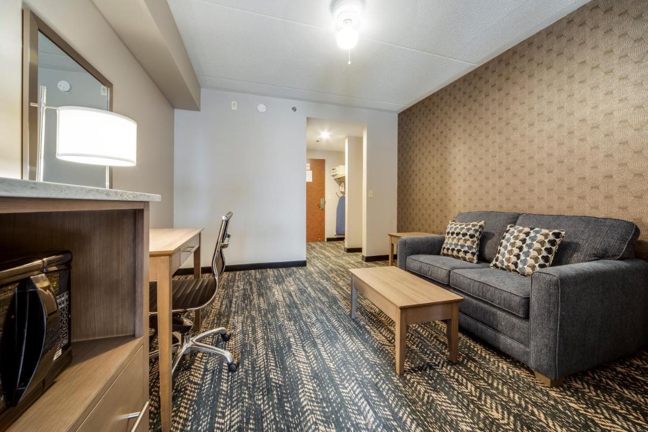 Monte Carlo Inn Brampton Buitenkant foto