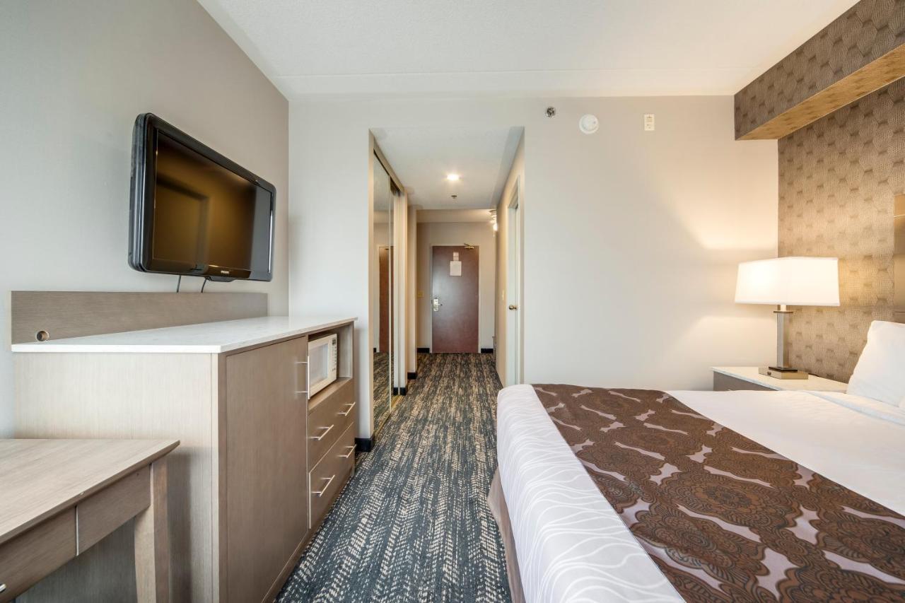 Monte Carlo Inn Brampton Buitenkant foto